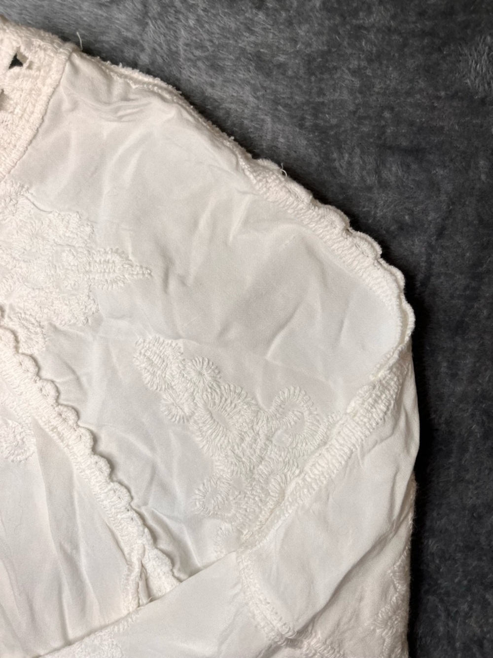 Counterparts White Lightweight Embroidered Top - Picture 8 of 14